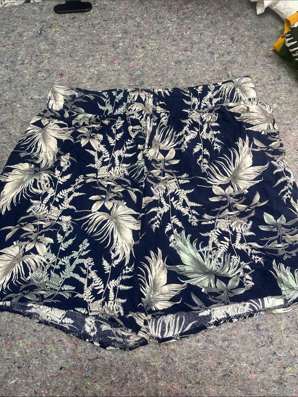PrettyLittleThing Navy Tropical Print High Waist Shorts
